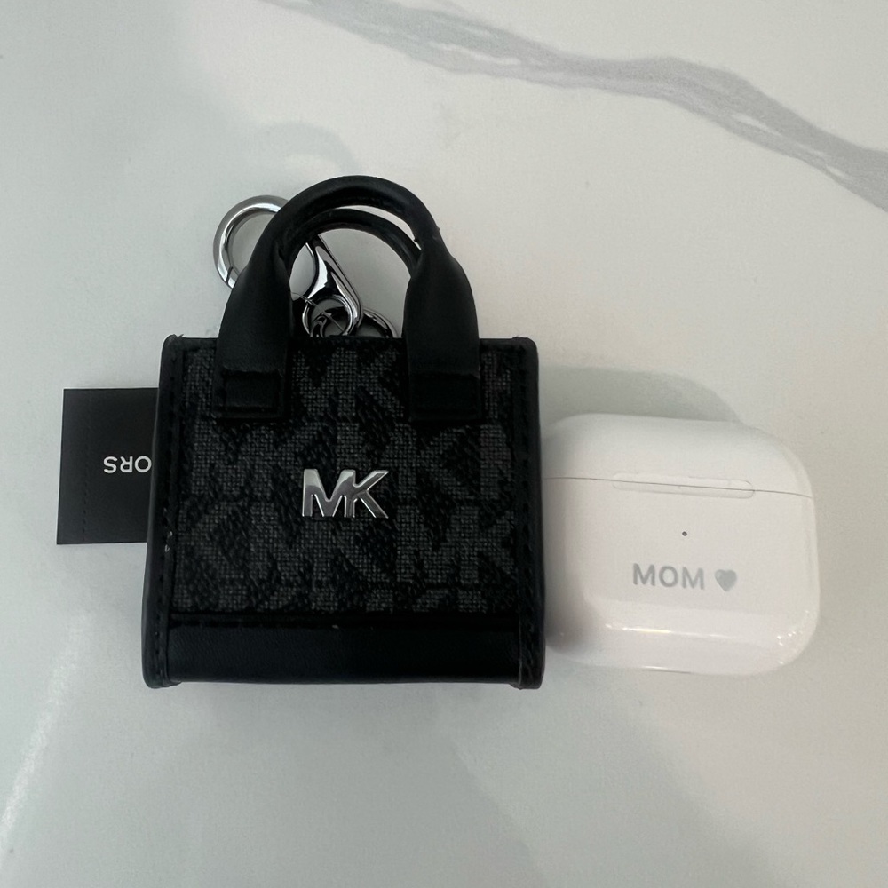 CUTE!! MK Mini Bag AirPods Case!! - Picture 9 of 16